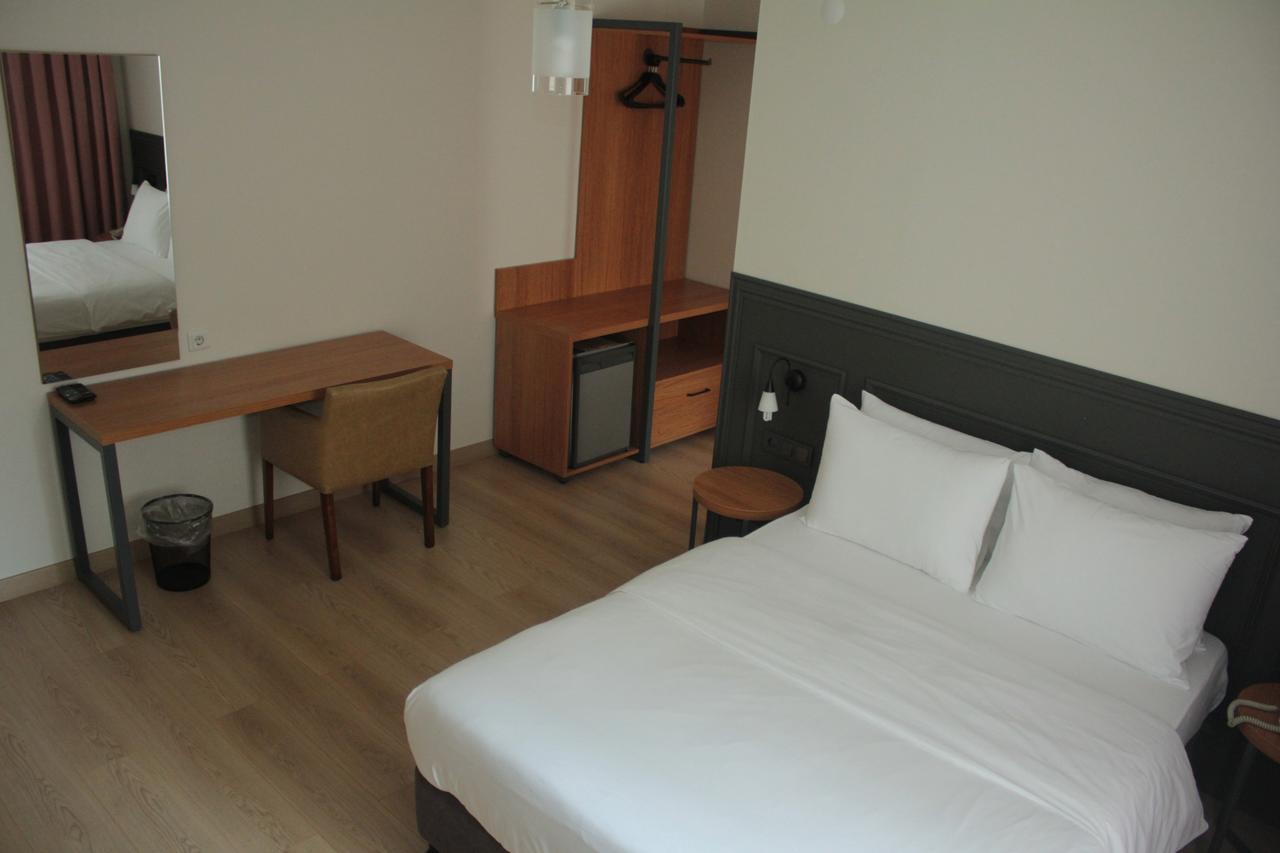 Hotel City Черкезкёй Экстерьер фото